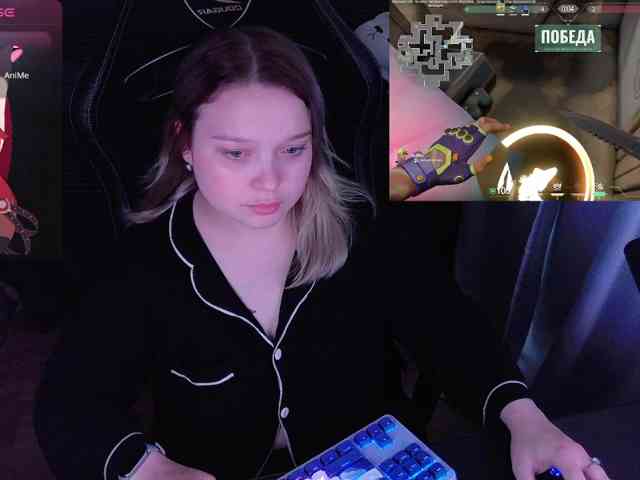 AlinaAdams webcam