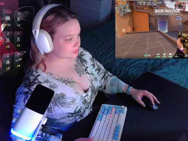 AlinaAdams webcam