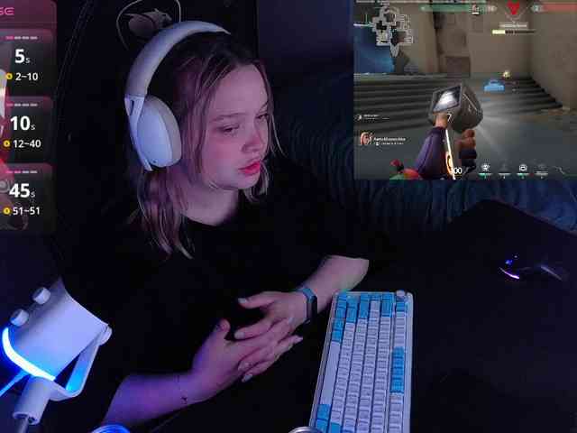 AlinaAdams webcam