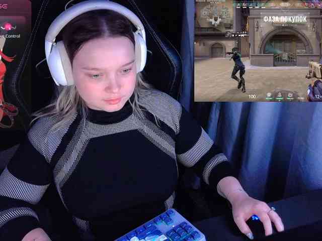 AlinaAdams webcam
