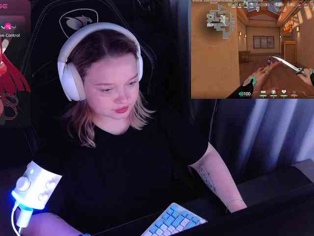 AlinaAdams webcam