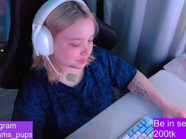AlinaAdams webcam