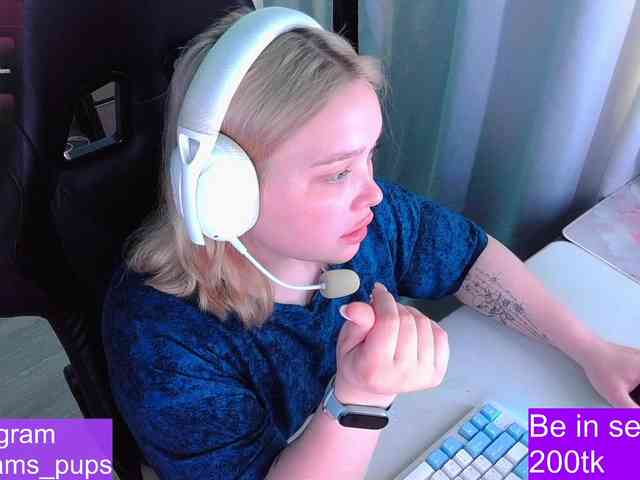 AlinaAdams webcam