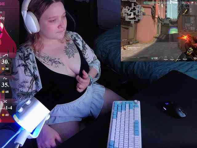 alinaadams's live room