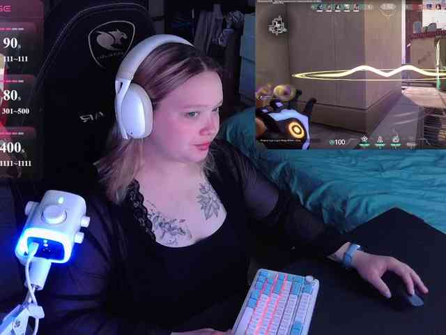 AlinaAdams webcam