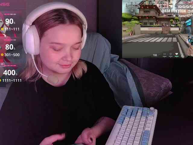 AlinaAdams webcam