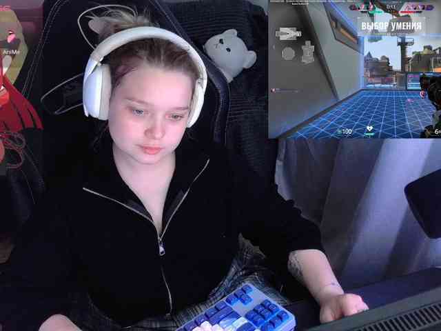 AlinaAdams webcam