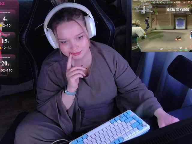 AlinaAdams webcam
