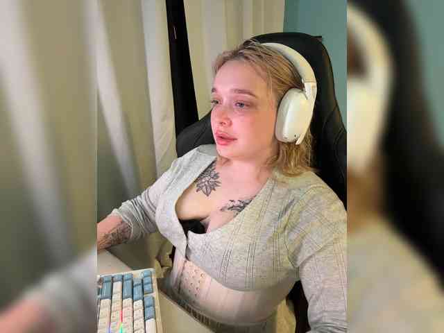 AlinaAdams webcam