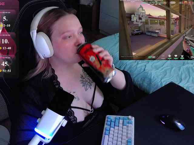 AlinaAdams webcam