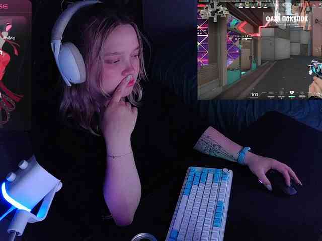 AlinaAdams webcam