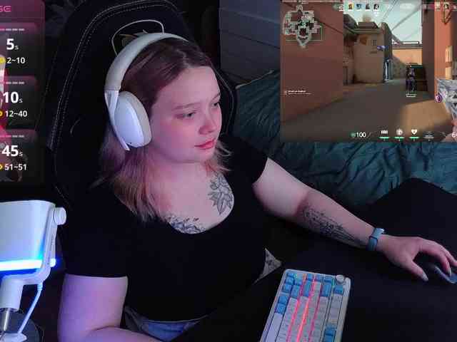 AlinaAdams webcam