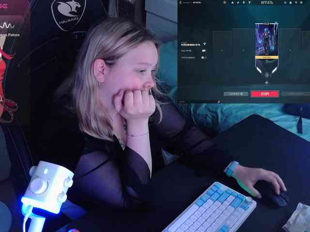 AlinaAdams webcam