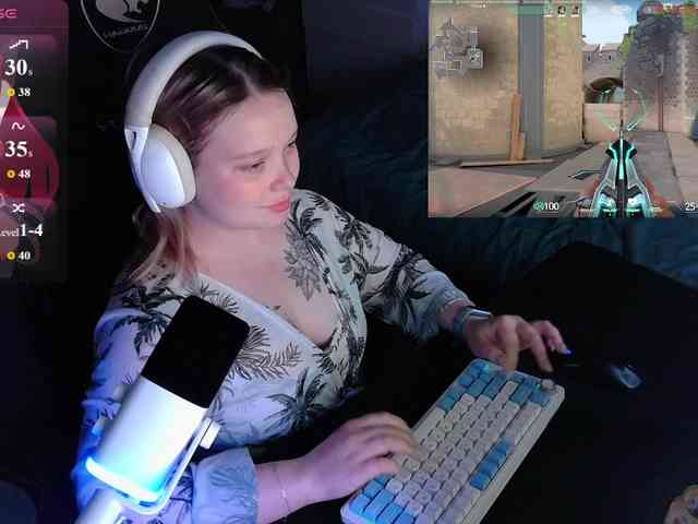 AlinaAdams webcam