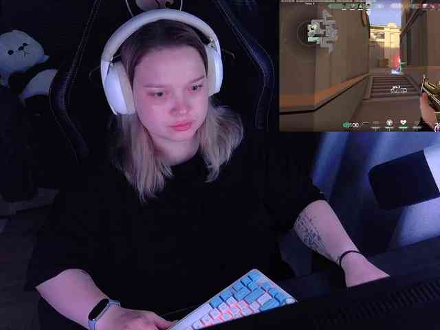 AlinaAdams webcam