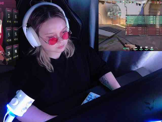 AlinaAdams webcam