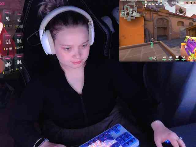 AlinaAdams webcam