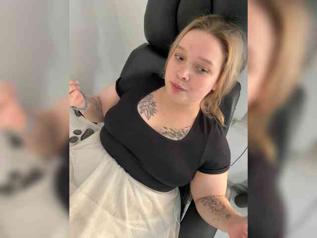 AlinaAdams webcam