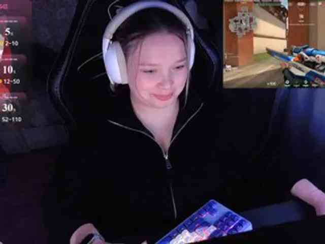 AlinaAdams webcam