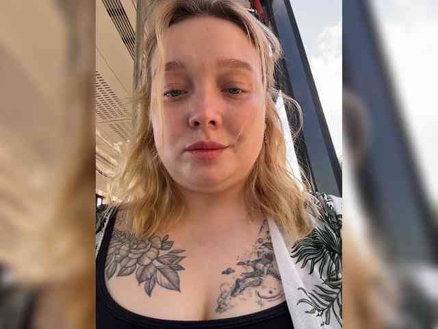 AlinaAdams webcam