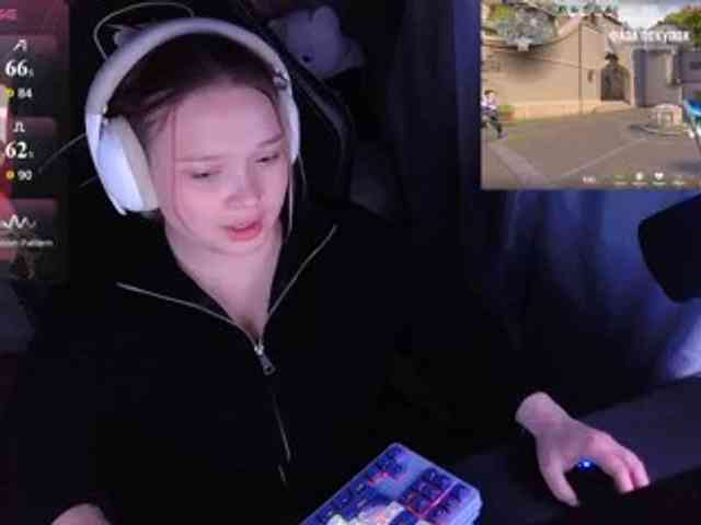 AlinaAdams webcam