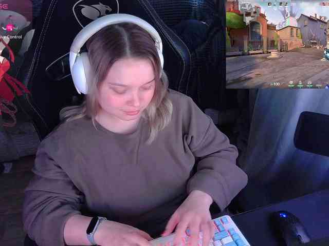 AlinaAdams webcam