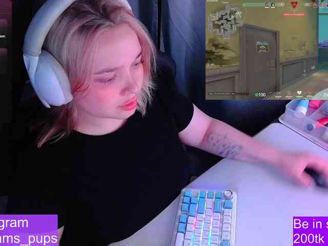 AlinaAdams webcam