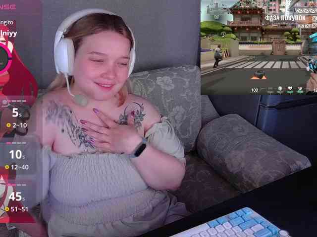 AlinaAdams webcam