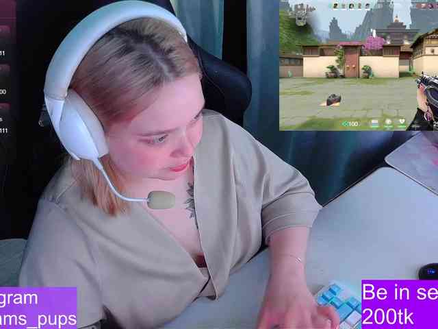 AlinaAdams webcam