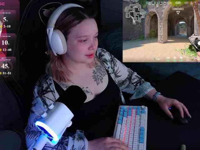 AlinaAdams webcam