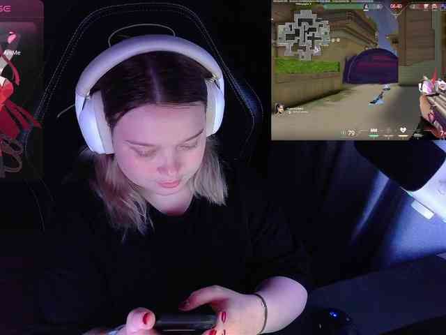 alinaadams's live room