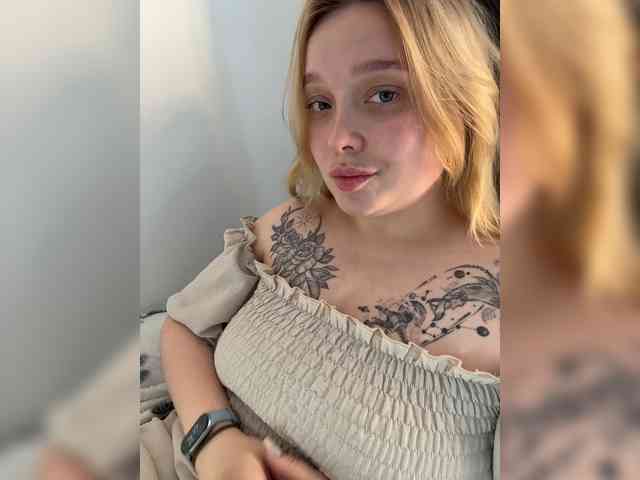 AlinaAdams webcam