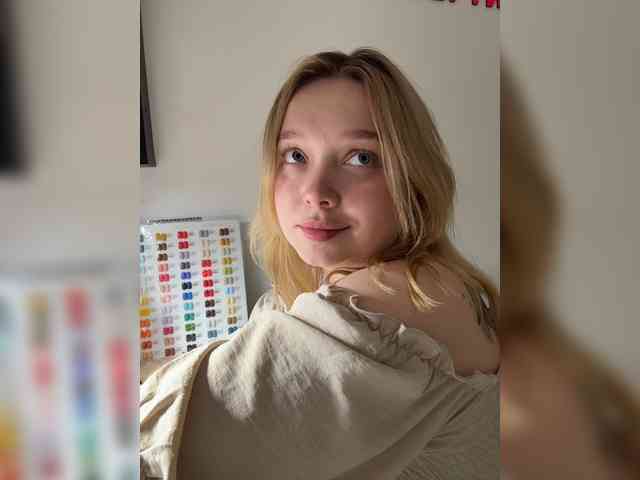 AlinaAdams webcam