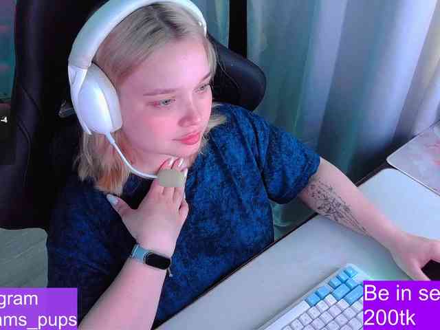 AlinaAdams webcam