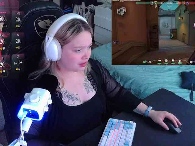 AlinaAdams webcam