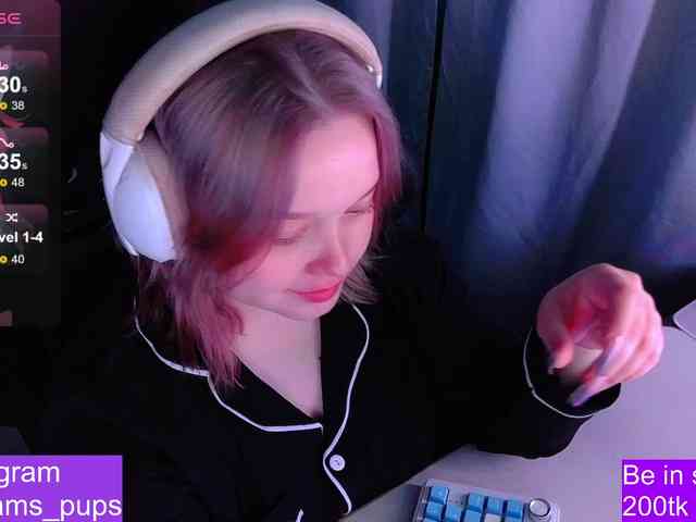 AlinaAdams webcam