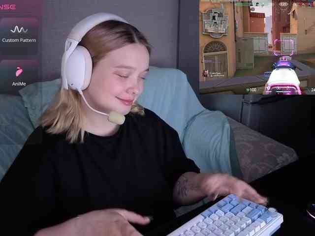 AlinaAdams webcam
