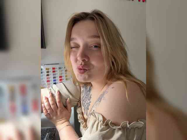 AlinaAdams webcam