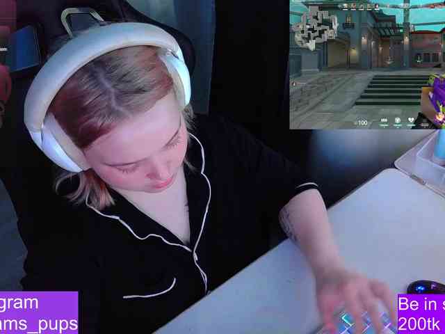 AlinaAdams webcam