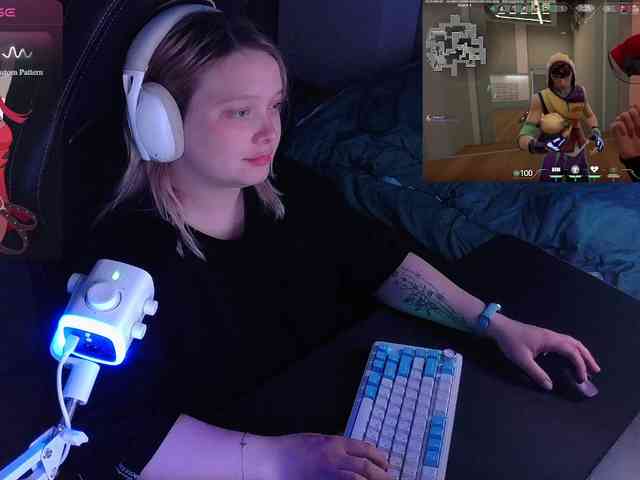 AlinaAdams webcam