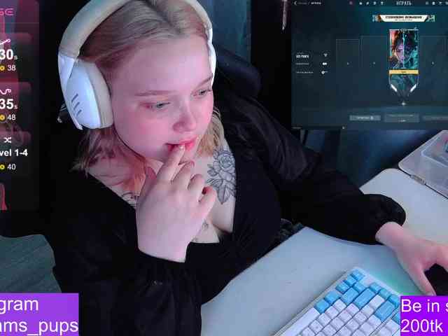 AlinaAdams webcam
