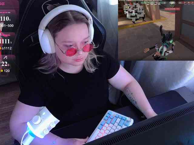 AlinaAdams webcam