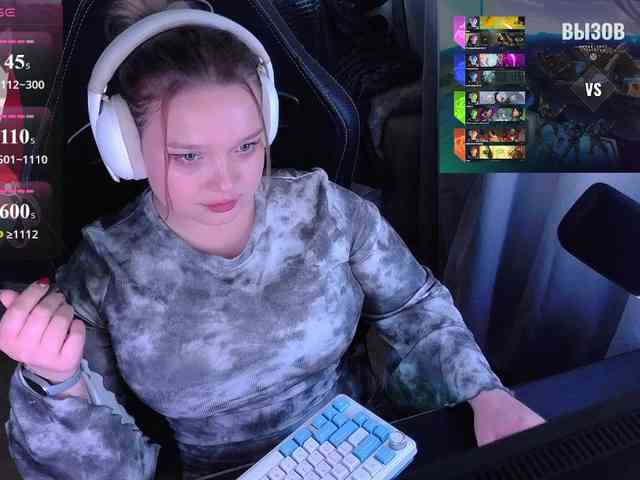 AlinaAdams webcam