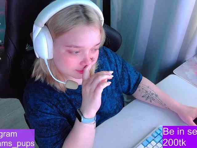 AlinaAdams webcam