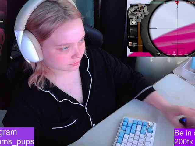 AlinaAdams webcam