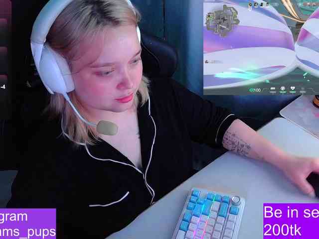 AlinaAdams webcam