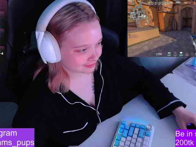 AlinaAdams webcam