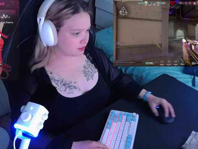 AlinaAdams webcam