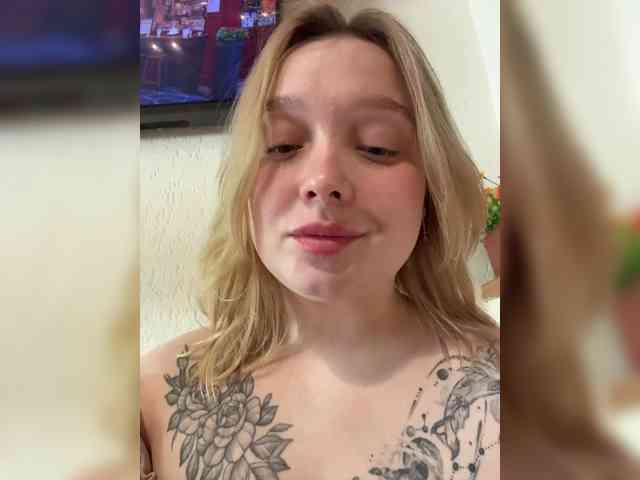 AlinaAdams webcam