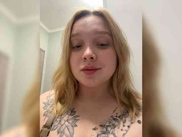 AlinaAdams webcam